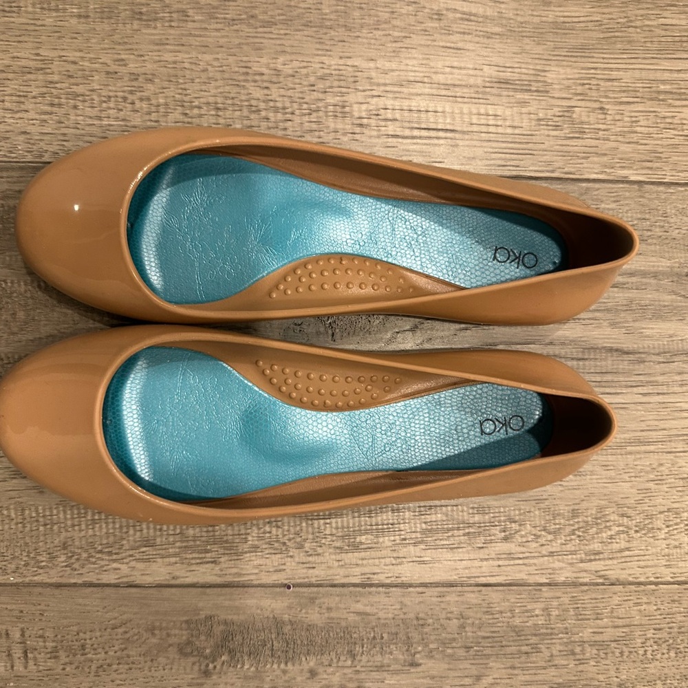Oka-B Taylor Shiny Ballet Flats in Blush colour size 8 with box